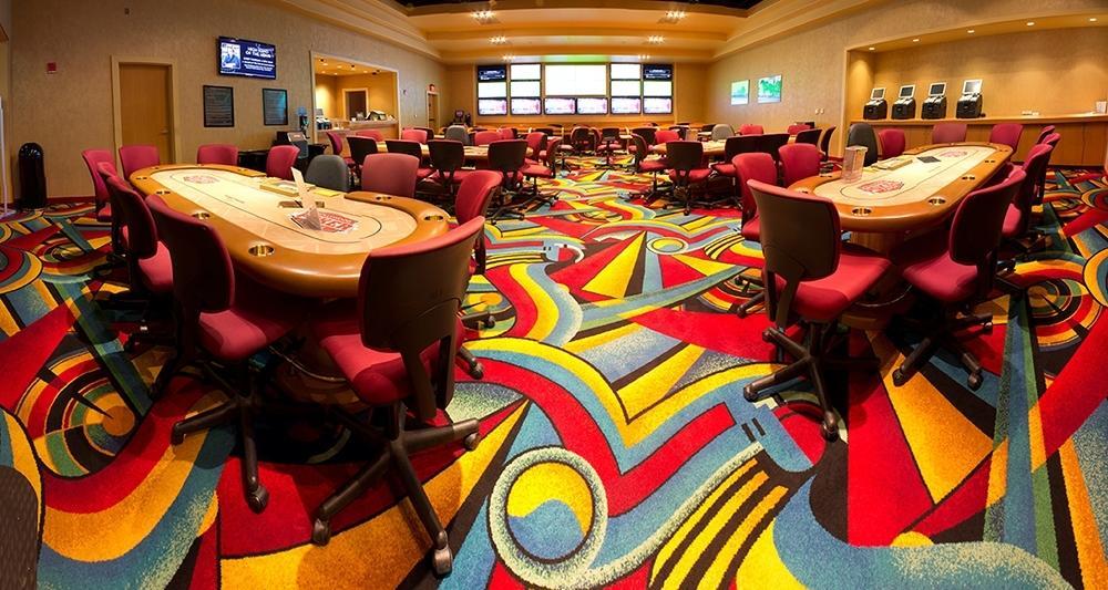 Отель Hollywood Casino Бангор Экстерьер фото